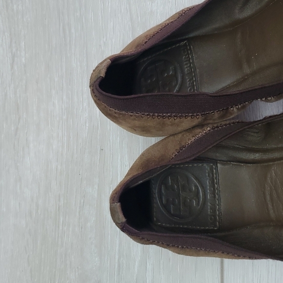 Tory Burch Womens CarolineElastic Logo Suede Slip On Ballet Flats sz 7.5 - Picture 6 of 13